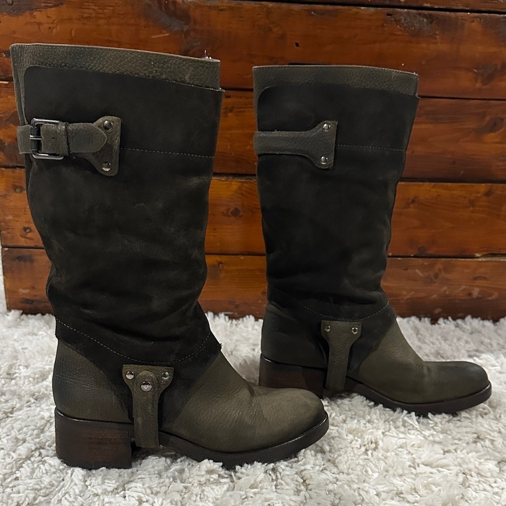 VERA WANG Luxury Designer Boots, Retro Nostalgic Style Sz 7.5 GUC